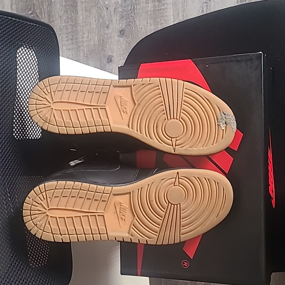 Nike Air Men's Black Sneakers - Picture 3 of 4